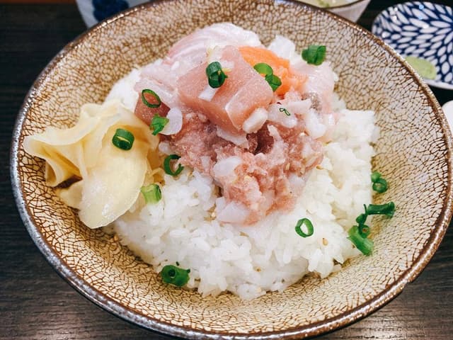 まぐろのなかだ屋 - サブ画像3