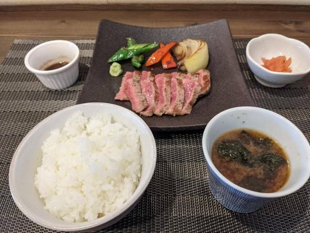 飛騨牛料理 山三 - サブ画像2
