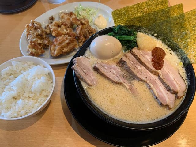 横浜家系ラーメン 一門家 フジグラン重信店 - サブ画像1
