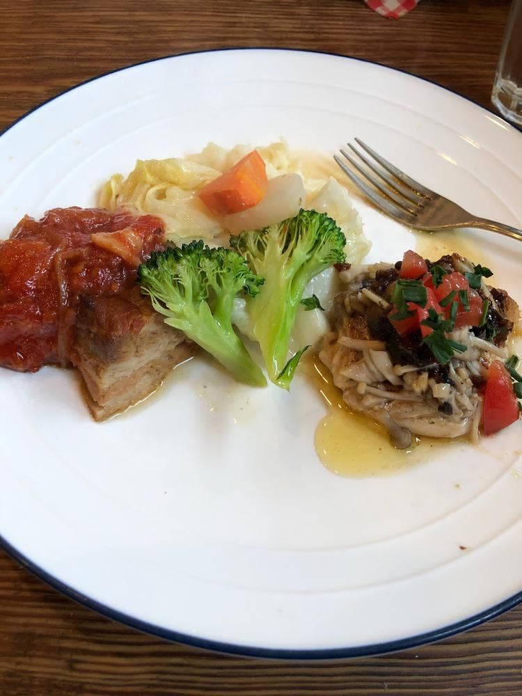 BISTRO quatre