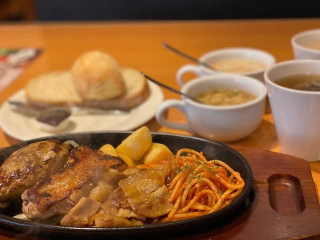 ステーキ宮 上田店 - サブ画像1