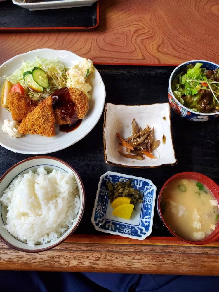 やよいお食事処