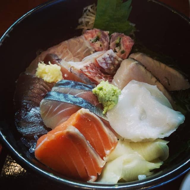 刺身と丼ぶり かみやかた - サブ画像1