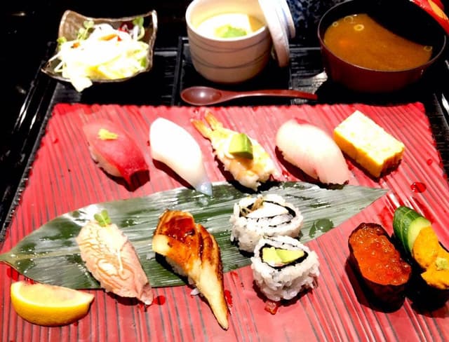 活魚廻転寿司 にぎり長次郎 朝霧店 - サブ画像1