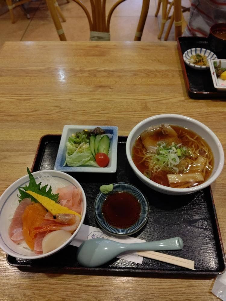 ファミリーレストラン 遊彩食