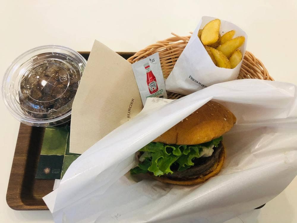 フレッシュネスバーガー ファッションクルーズ店