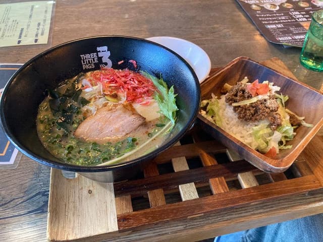 THREE LITTLE PIGS 日進店 - サブ画像3