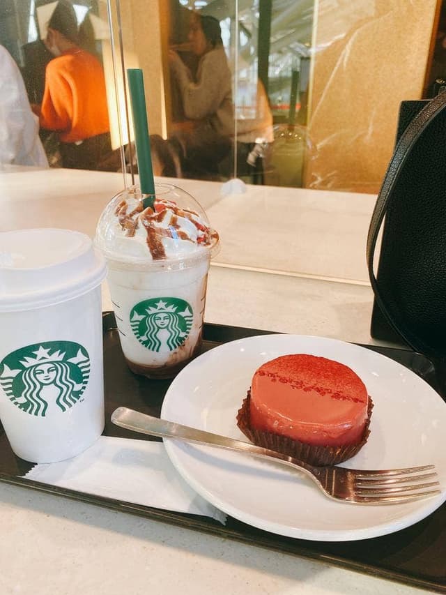 スターバックス コーヒー 高輪ゲートウェイ駅店 - サブ画像1