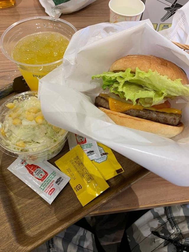 フレッシュネスバーガー イオンモール高岡店 - サブ画像1