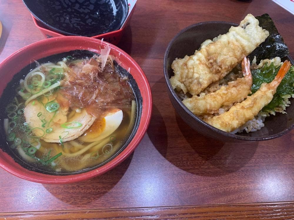 くら寿司 加賀屋店