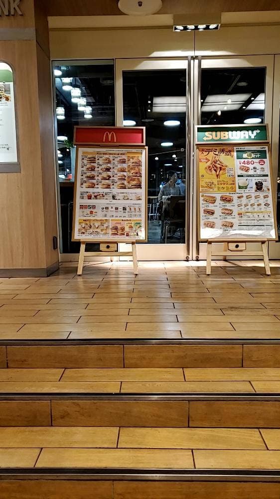 マクドナルド 横浜クイーンズスクエア店 - サブ画像1