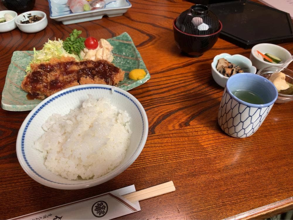 割烹 伊志佐岐