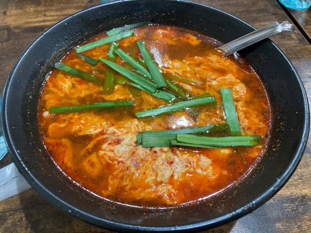 辛麺kitchen 彩 山西店 - サブ画像3