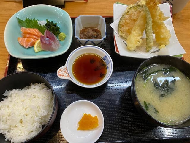 海鮮市場 魚大将 - サブ画像1