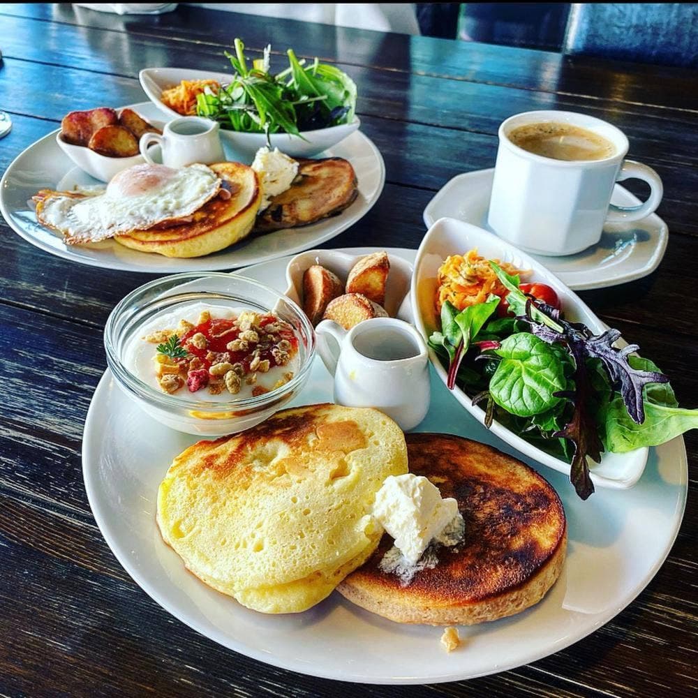 Cafe&Amusement Bar Three 8