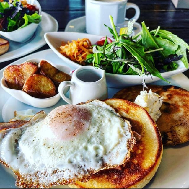 Cafe&Amusement Bar Three 8 - サブ画像2