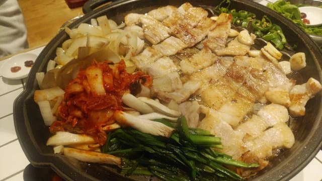 ホルモン鍋 大邱食堂 魚町本店 - サブ画像1