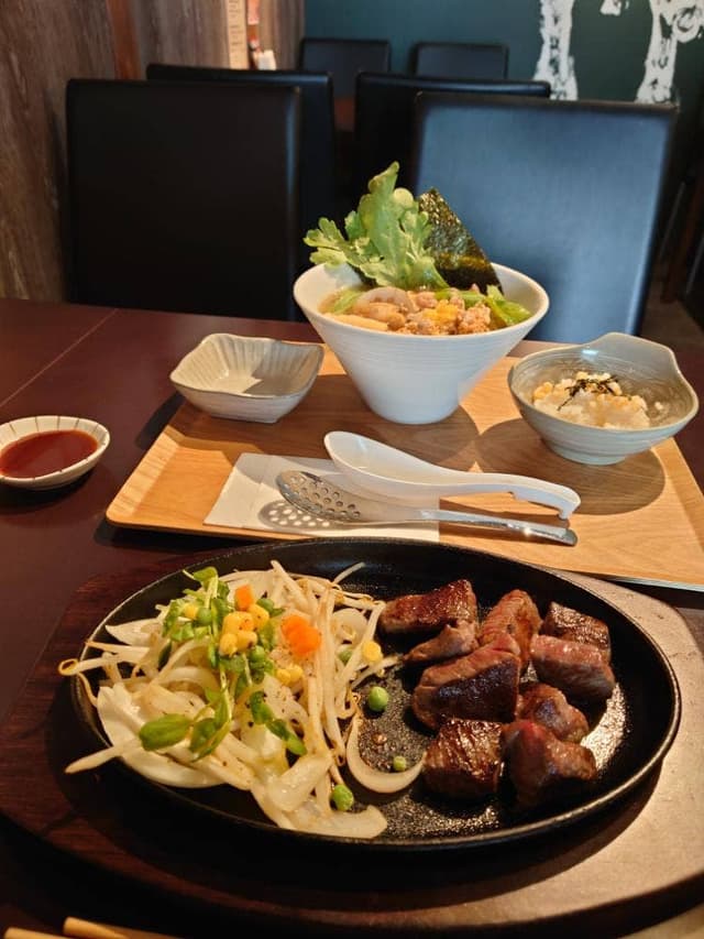 肉yaステーキ - サブ画像1