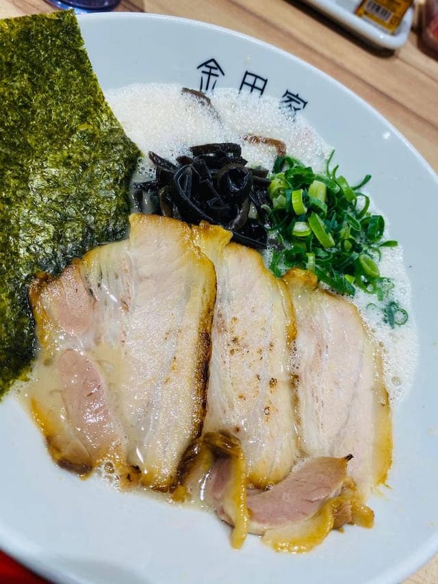 黒豚とんこつ 金田家 なんばラーメン一座店 - サブ画像1