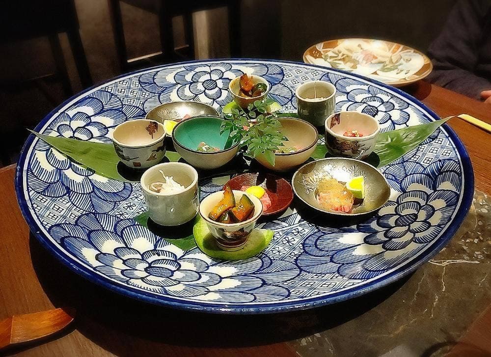 雄三郎 隣