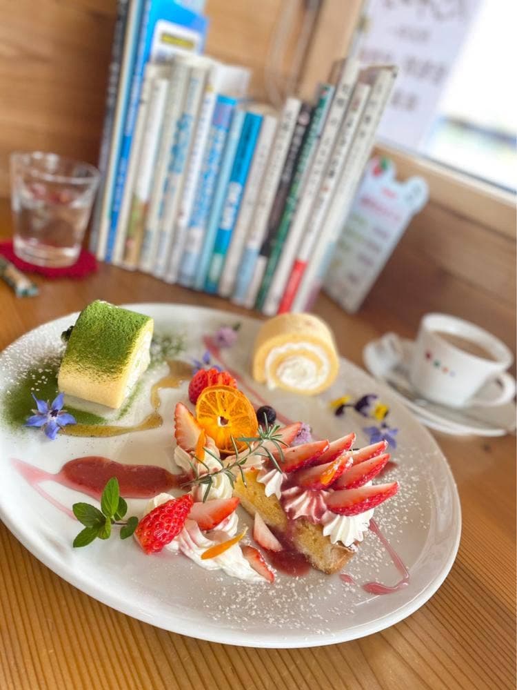 えほんとカフェ