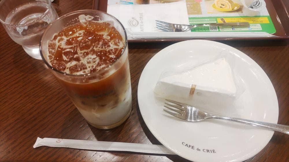 カフェ・ド・クリエ イーアス沖縄豊崎店