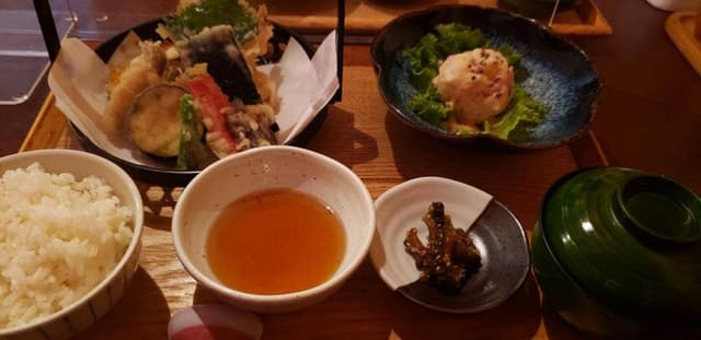 元町ウマハロ かつ丼・天ぷら専門店 - サブ画像1