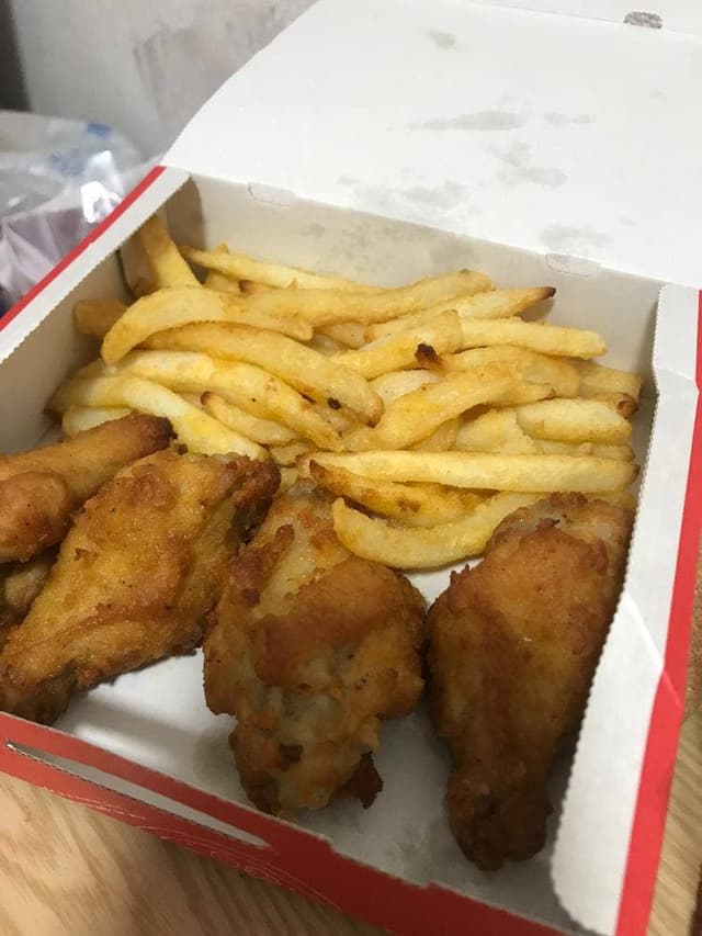 ピザハット 日野南店 - サブ画像1