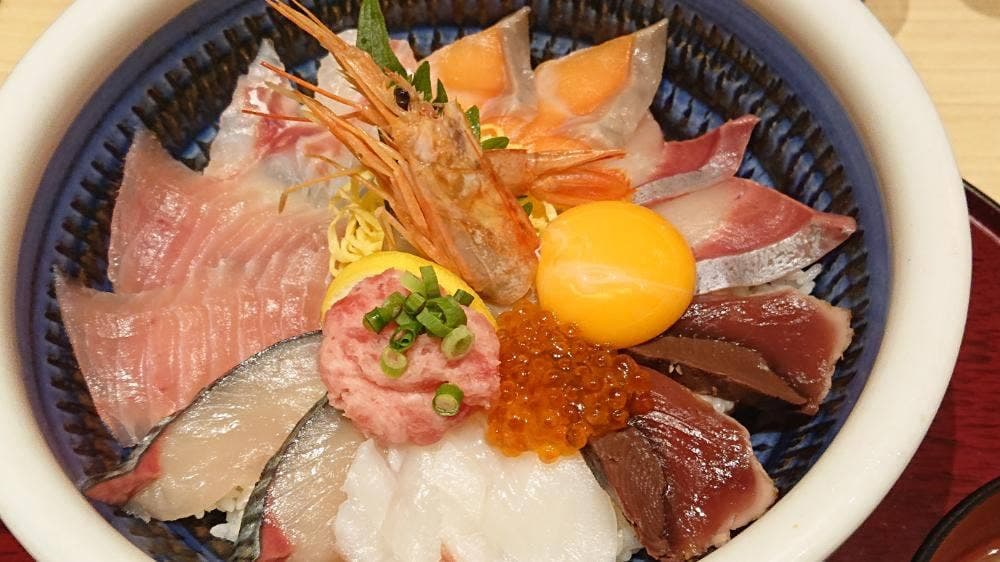 博多海鮮食堂 魚吉 ソラリアステージ店
