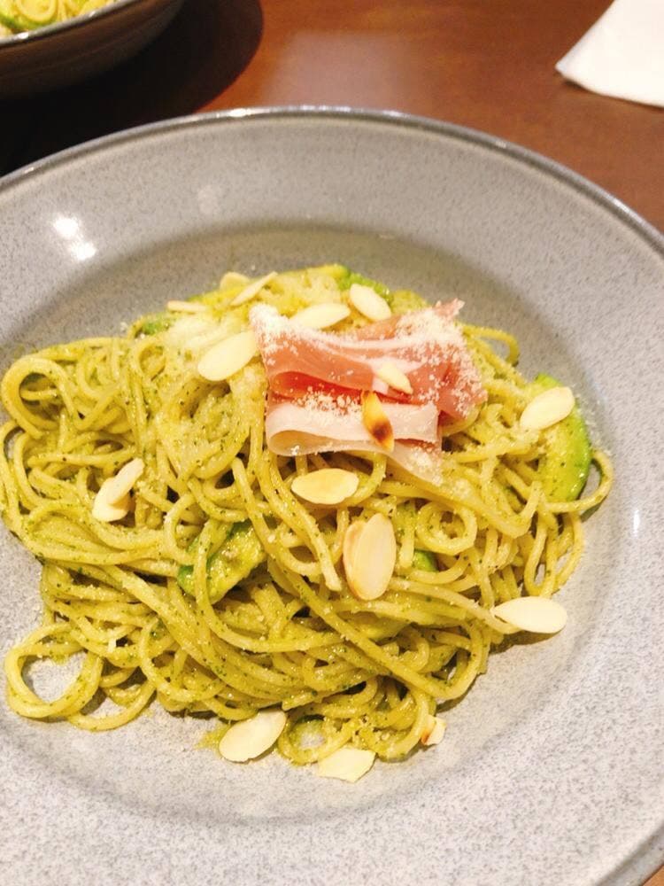 MoMoChi CAFÉ & DINING