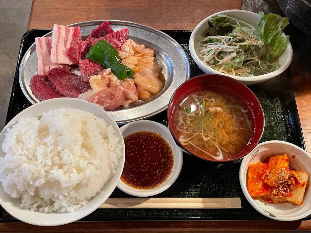 八〇三のやきにく屋さん