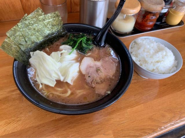 横浜ラーメン萬年家 - サブ画像3