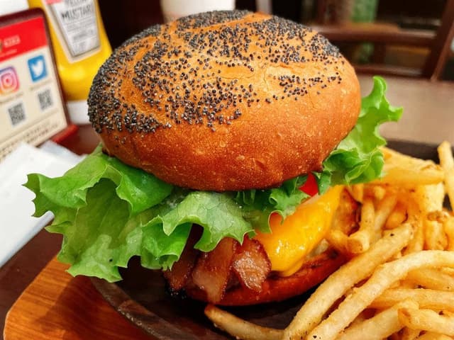 KUA`AINA さいたま新都心店 - サブ画像1