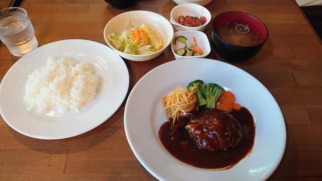 4号線サロンヴィラ 沼宮内店 - サブ画像2