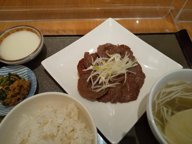伊達の牛たん本舗 仙台駅1階tekuteせんだい店 - サブ画像1