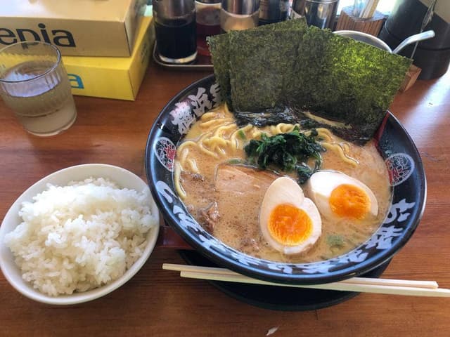 横浜家系ラーメン 辻田家 石橋店 - サブ画像3