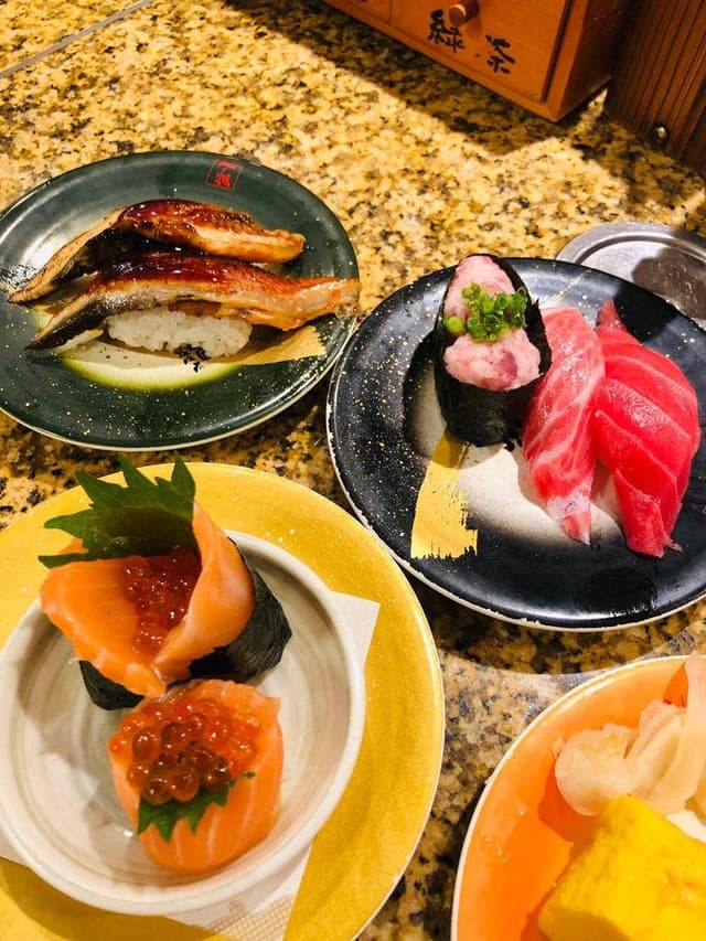 江戸前回転鮨 弥一 紀ノ川店 - サブ画像2