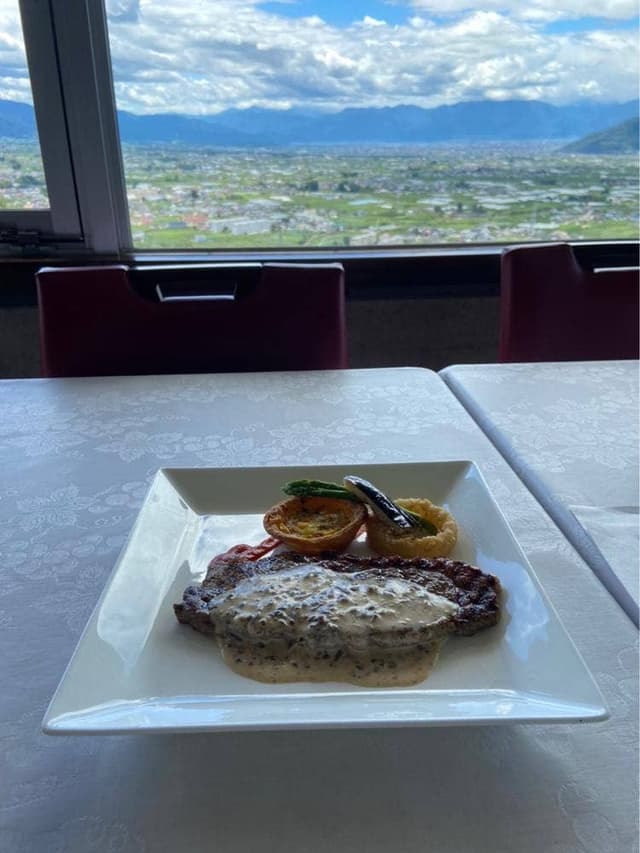 ぶどうの丘 展望ワインレストラン - サブ画像1