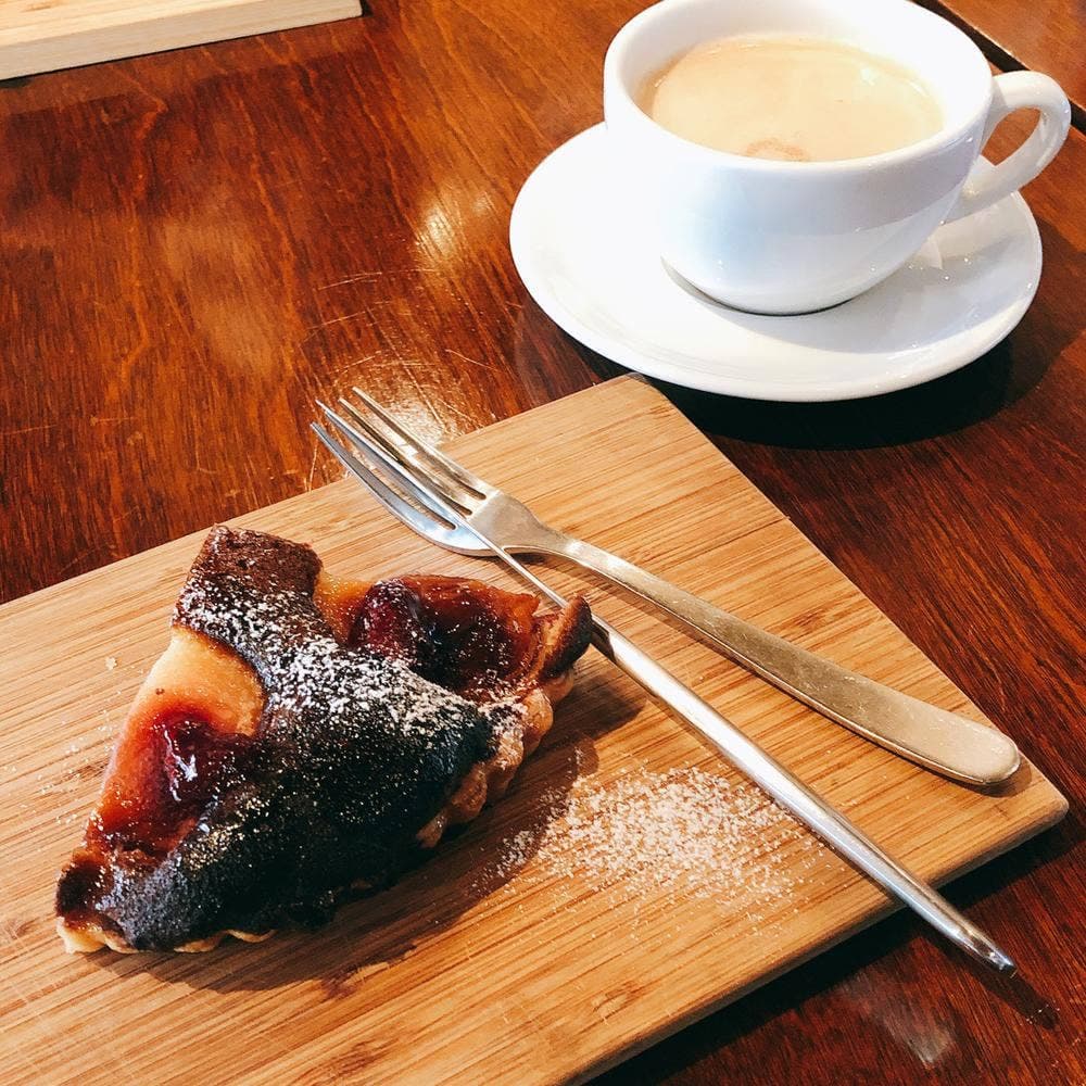 CAFE ET CUISINE A TABLE