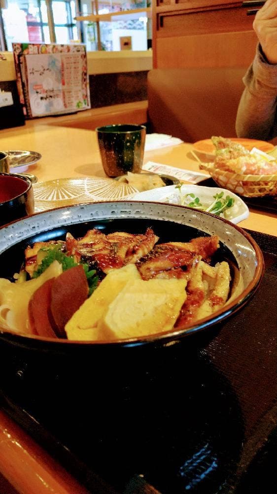 寿司とうどん 回転寿司 まんぷく 福田店 - サブ画像1