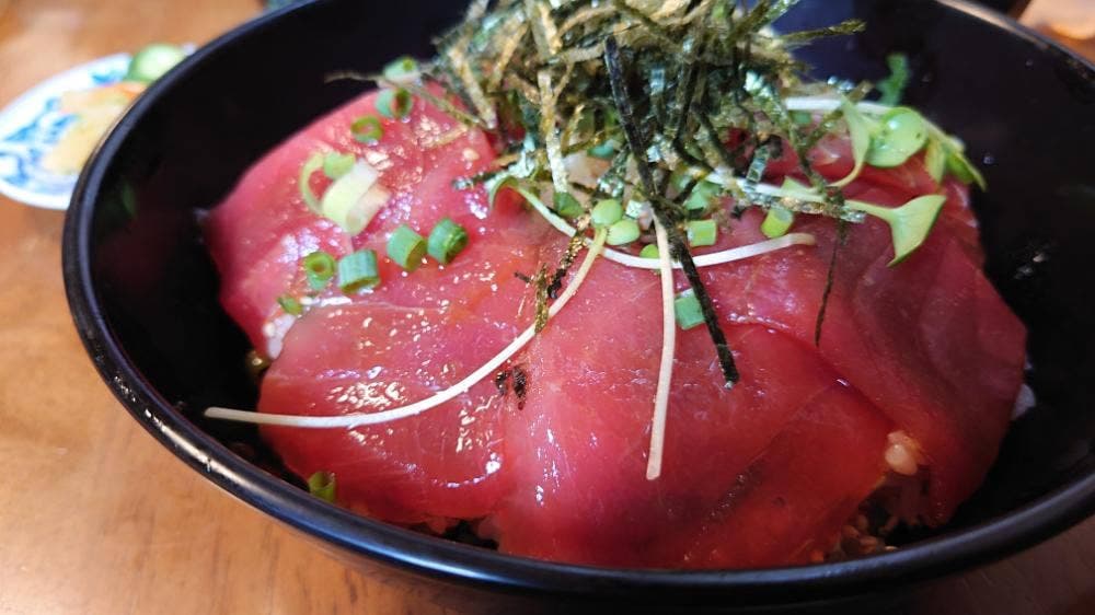 まぐろや
