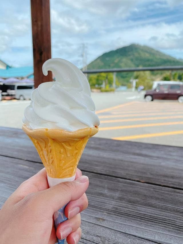 美山のめぐみ牛乳工房 美山道の駅店 - サブ画像1