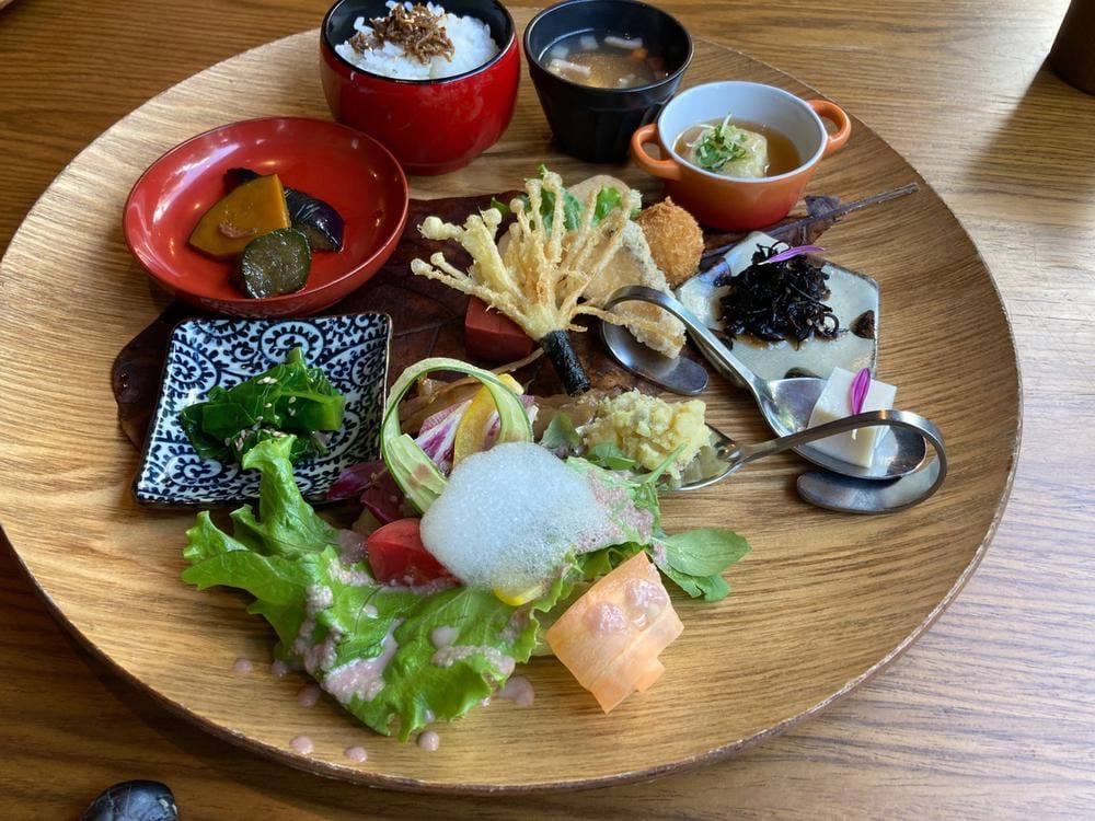 婆皿よしたけ