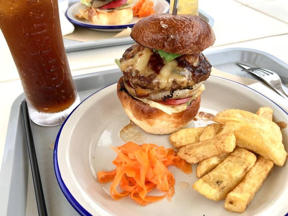 ストラト バーガーアンドグリル