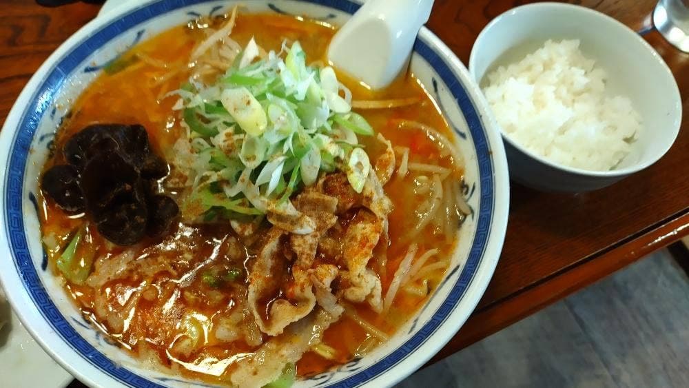 ラーメン・餃子 ハナウタ