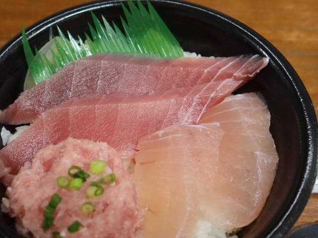 魚丼 神田西口店 - サブ画像1