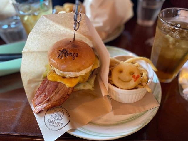 3 Rings Grill & Burger - サブ画像1