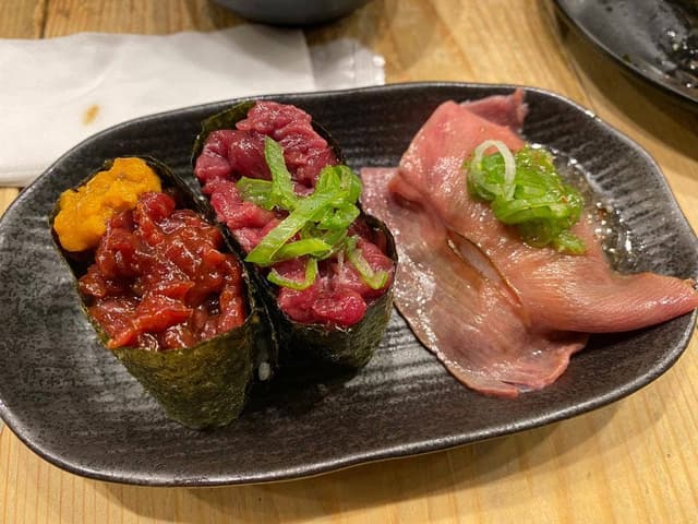 和牛炙り寿司酒場 肉笑門-NIKUEMON- 今池本店 - サブ画像3