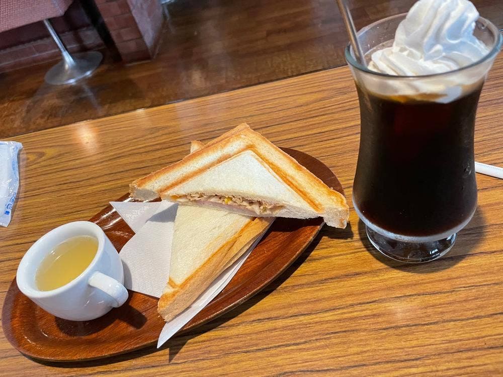 珈在里屋