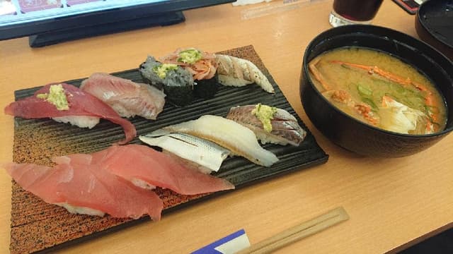沼津魚がし鮨 流れ鮨 浜松市野店 - サブ画像1